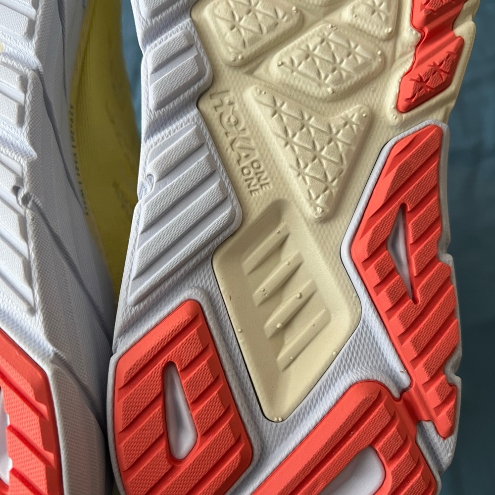 SOLD-Women’s Hoka arahi 6 - Picture 7 of 10